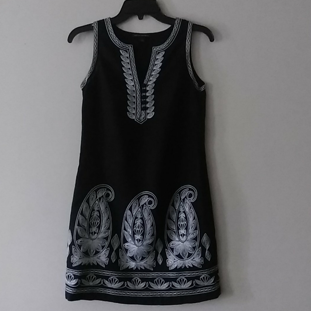 Banana Republic Sleeveless Embroidered Shift Dress
